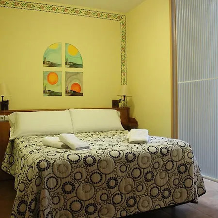 Casa Domenc Hotel *